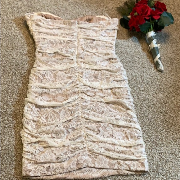 NWOT ARDEN B STRAPLESS LACE BODYCON DRESS - Picture 6 of 6